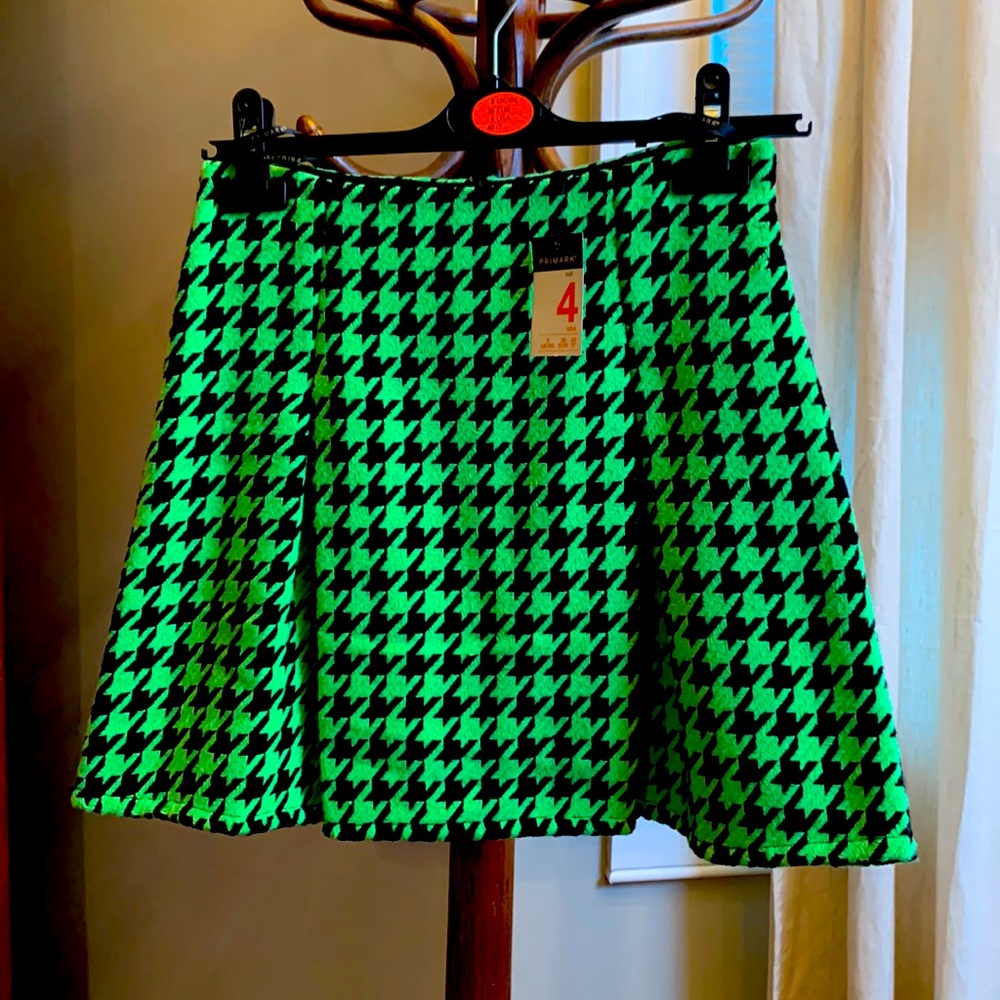 Primark Green & Black Chevron Mini Skirt